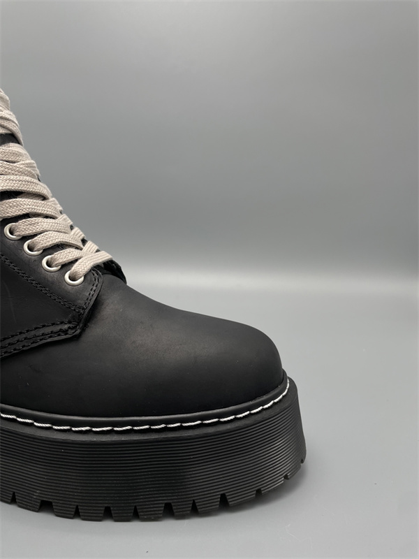  サイドジップ ウェルトステッチ RICK OWENS リック・オウエンス コピー 厚底レースアップブーツ タフなラグソール 限定感漂う