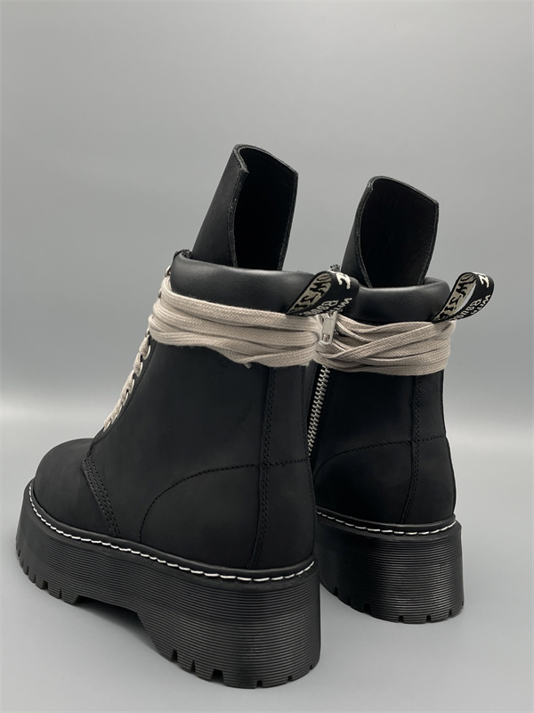  サイドジップ ウェルトステッチ RICK OWENS リック・オウエンス コピー 厚底レースアップブーツ タフなラグソール 限定感漂う