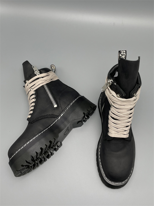  サイドジップ ウェルトステッチ RICK OWENS リック・オウエンス コピー 厚底レースアップブーツ タフなラグソール 限定感漂う