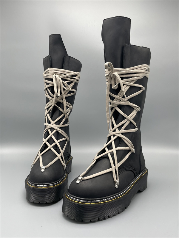 グリップアウトソール RICK OWENS リック・オウエンス コピー コンバットロングブーツ 力強い足元 個性派支持