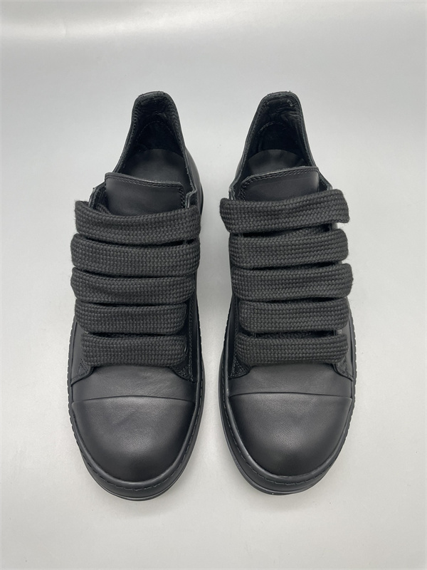 配色プラットフォーム RICK OWENS リック・オウエンス コピー 厚底ローカットスニーカー 印象的なボリューム設計 人気再燃