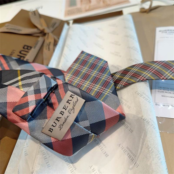 注目 ★2026 ★BURBERRY  バーバリー  ネクタイ コピー  プレミアムシルク上質な光沢と滑らかな質感