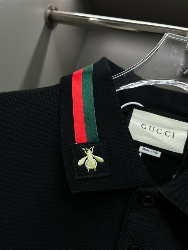 アイコニック映え ポロトップス 配色リブカラー 3ボタン前立て GUCCI グッチ コピー メンズ半袖ポロシャツ 端正シルエット