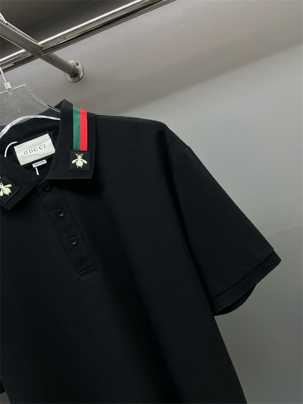 アイコニック映え ポロトップス 配色リブカラー 3ボタン前立て GUCCI グッチ コピー メンズ半袖ポロシャツ 端正シルエット