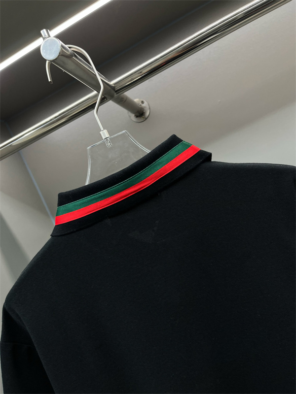 アイコニック映え ポロトップス 配色リブカラー 3ボタン前立て GUCCI グッチ コピー メンズ半袖ポロシャツ 端正シルエット