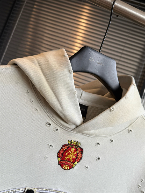 注目度上昇 ダメージパーカー ドロップショルダー BALENCIAGA バレンシアガ コピー プルオーバーパーカー カンガルーポケット