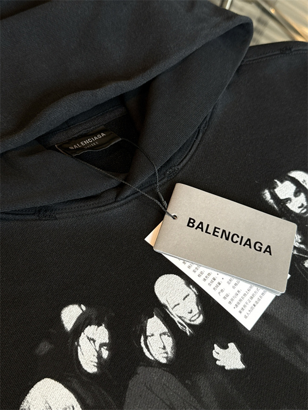 ストリート主役 ロゴフーディー 大判フォトプリント ドロップショルダー BALENCIAGA バレンシアガ コピー プルオーバーパーカー カンガルーポケット