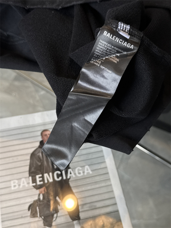 ストリート主役 ロゴフーディー 大判フォトプリント ドロップショルダー BALENCIAGA バレンシアガ コピー プルオーバーパーカー カンガルーポケット
