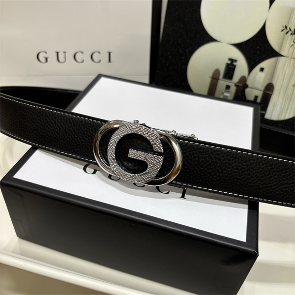 GUCCI グッチ コピー メンズ ベルト 注目度急伸 GGモチーフバックル シボ調仕立て 洗練アクセント