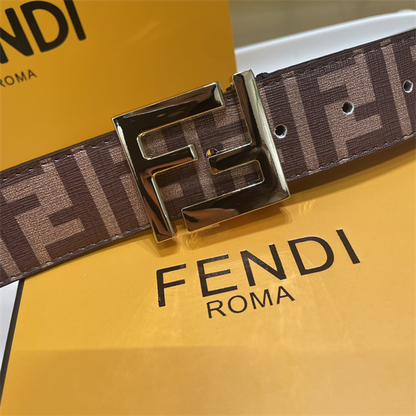 人気上昇 FENDI フェンディ コピー メンズ ウエストベルト A1・A2バックル展開 アイコニックFF柄 着こなし映え