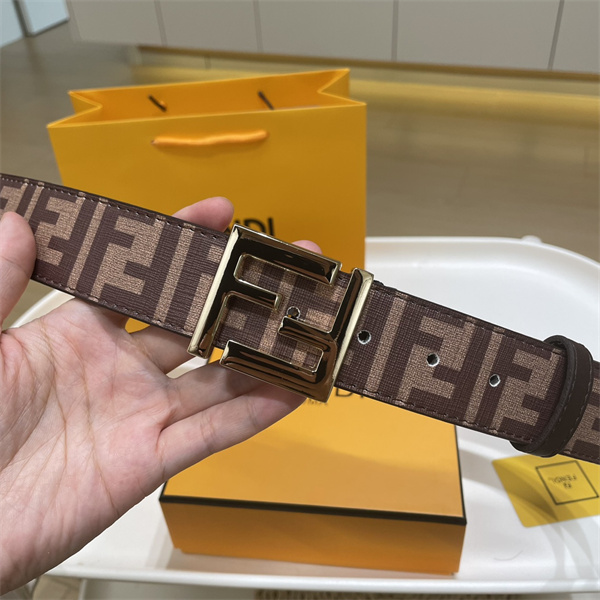 人気上昇 FENDI フェンディ コピー メンズ ウエストベルト A1・A2バックル展開 アイコニックFF柄 着こなし映え