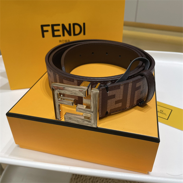 人気上昇 FENDI フェンディ コピー メンズ ウエストベルト A1・A2バックル展開 アイコニックFF柄 着こなし映え