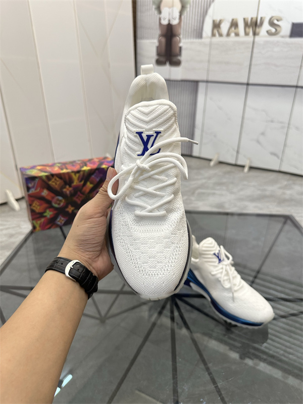 通気性ニット ボリュームソール クッション性重視 LOUIS VUITTON ルイヴィトン コピー レースアップスニーカー 軽快フィット 海外人気