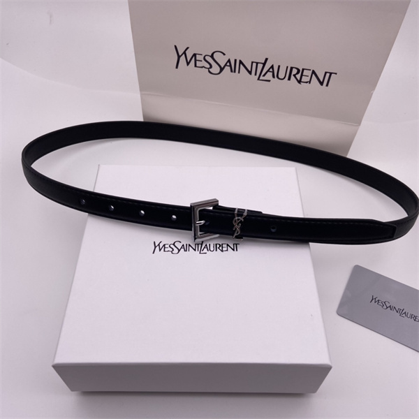 洗練見え SAINT LAURENT サンローラン コピー レザーベルト 細身フォルム ロゴアクセント きれいめコーデ