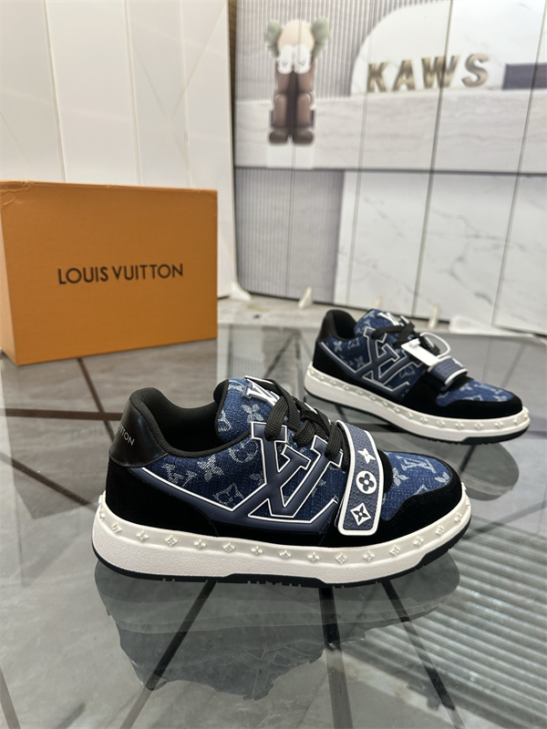 総柄モチーフ ダブルホールド仕様 LOUIS VUITTON ルイヴィトン コピー ローカットシューズ 旬顔カジュアル 話題入り
