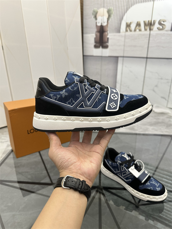総柄モチーフ ダブルホールド仕様 LOUIS VUITTON ルイヴィトン コピー ローカットシューズ 旬顔カジュアル 話題入り