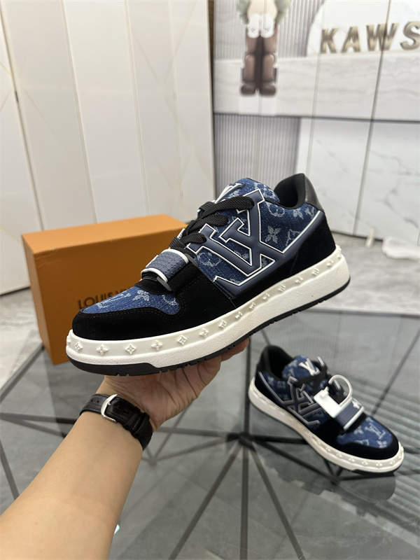 総柄モチーフ ダブルホールド仕様 LOUIS VUITTON ルイヴィトン コピー ローカットシューズ 旬顔カジュアル 話題入り