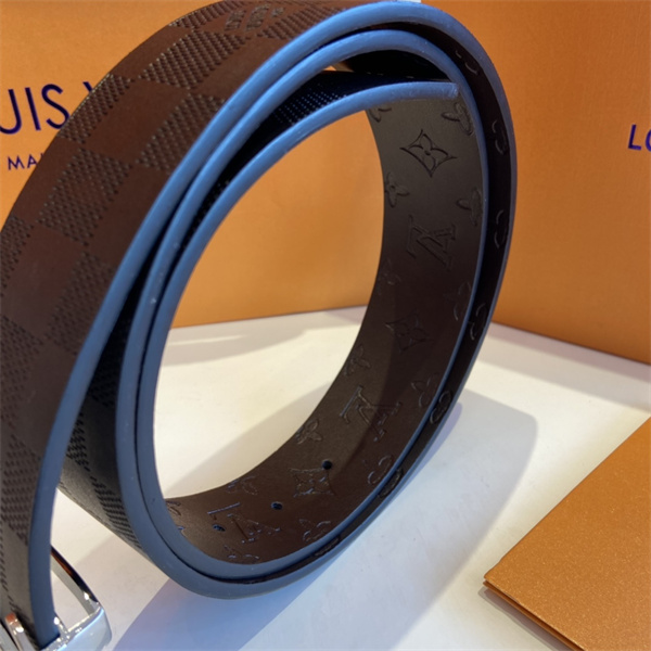 人気上昇 LOUIS VUITTON ルイヴィトン コピー メンズ ロゴベルト アイコニックLVモチーフ 着こなし映え