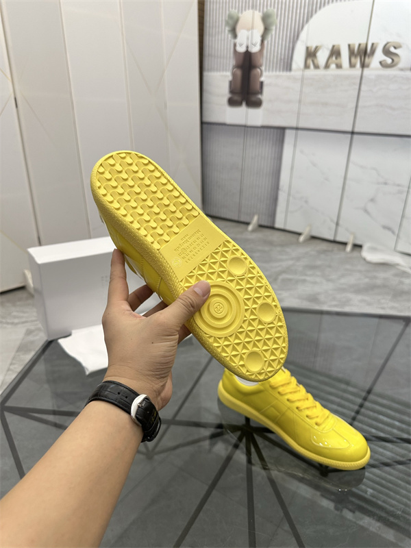 フラットソール MAISON MARGIELA メゾンマルジェラ コピー レースアップスニーカー 洗練されたデイリーモデル 質感際立つ