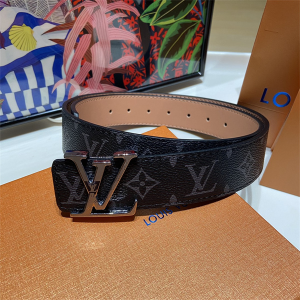 売れ筋候補 LOUIS VUITTON ルイヴィトン コピー メンズ ロゴベルト ワイドシルエット メタルLV 着こなし映え