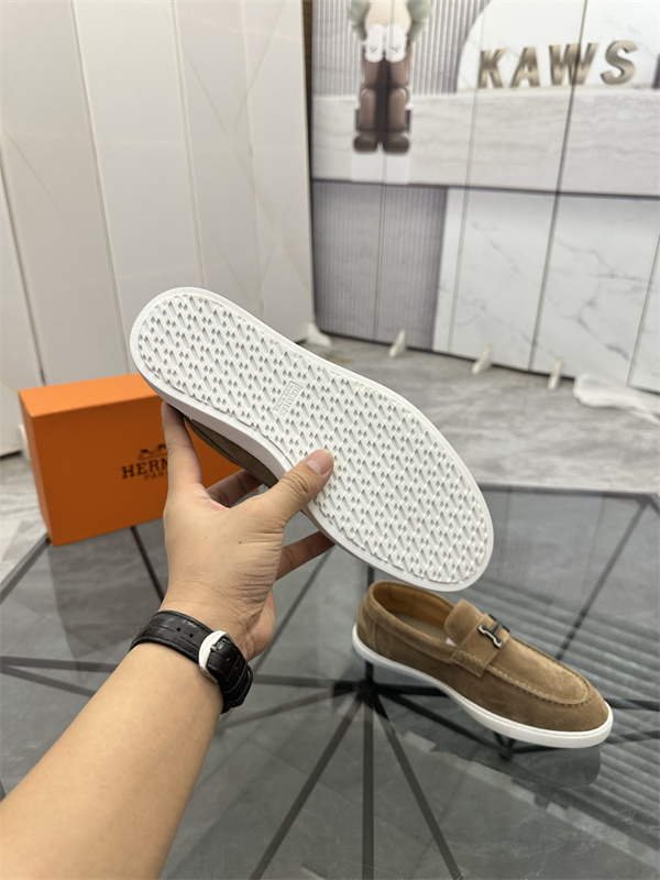 柔軟フィット コントラストソール HERMÈS エルメス コピー ドライビングローファー 大人の休日コーデに活躍 新鮮ムード