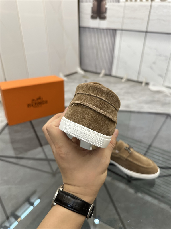 柔軟フィット コントラストソール HERMÈS エルメス コピー ドライビングローファー 大人の休日コーデに活躍 新鮮ムード