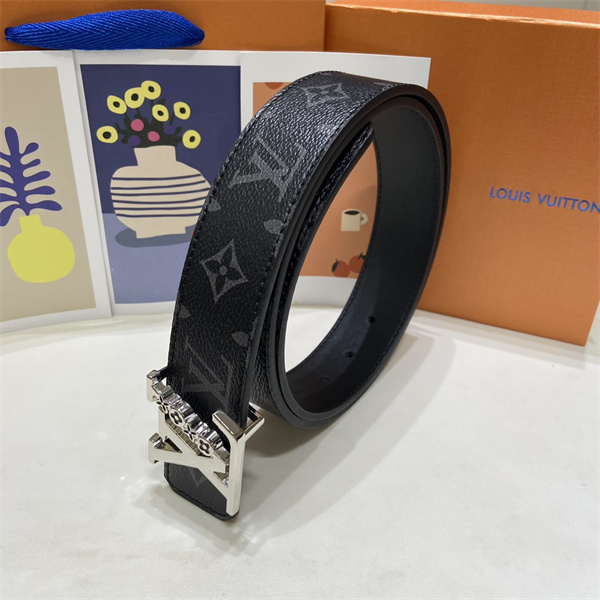 意匠性際立つ LOUIS VUITTON ルイヴィトン コピー ウエストベルト フローラルチャーム メタルLVバックル