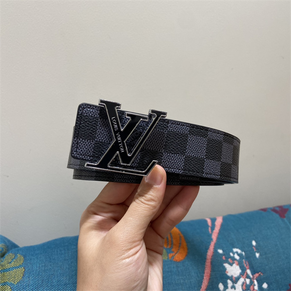 売れ筋期待 LOUIS VUITTON ルイヴィトン コピー メンズ ロゴベルト メタルLVモチーフ アイコニックデザイン