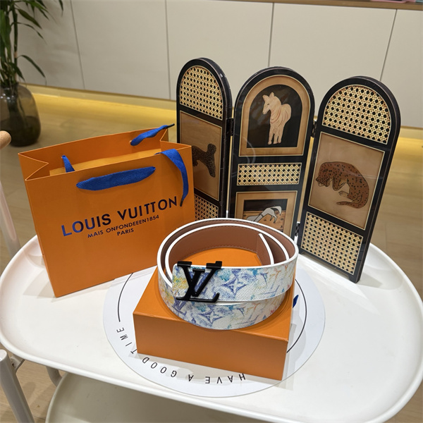 モノグラム アート調グラフィック レザー調トリム LOUIS VUITTON ルイヴィトン コピー ベルト  人気上昇中
