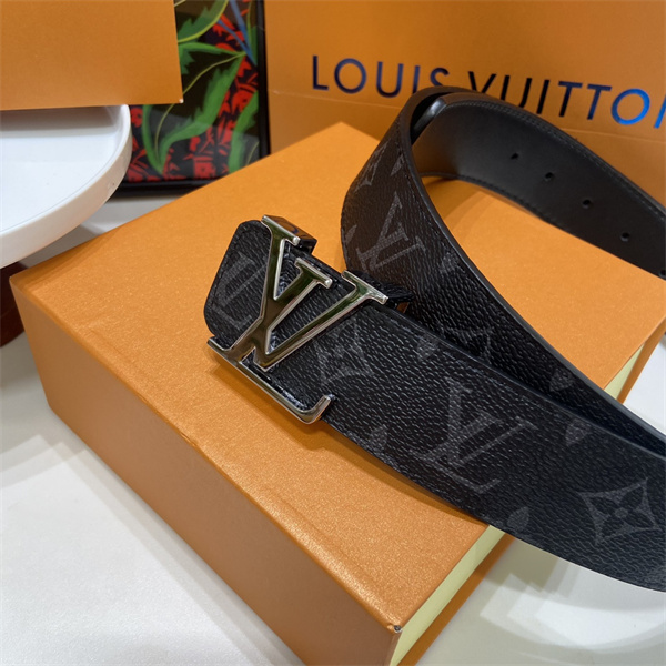 メタリックアクセント LOUIS VUITTON ルイヴィトン コピー ベルト ジャケットにも映える一本 デイリー主役