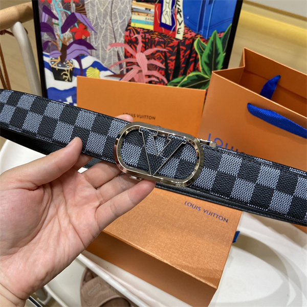 アイコニックバックル 立体テクスチャー LOUIS VUITTON ルイヴィトン コピー レザーベルト 端正なシルエット 都会派本命