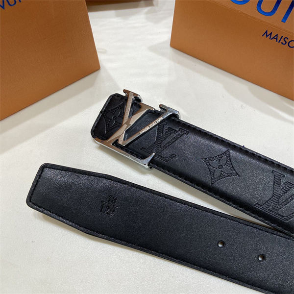 クラシカルな表情 LOUIS VUITTON ルイヴィトン コピー レザーベルト ジャケットコーデにも好相性 指名買い候補