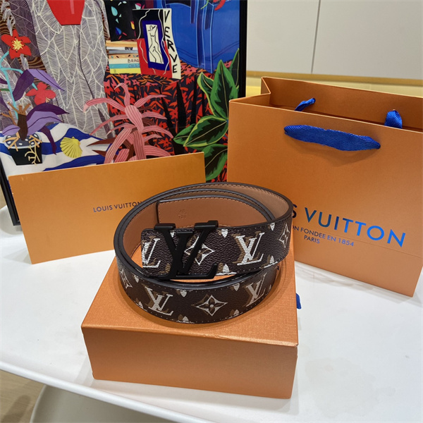 LOUIS VUITTON レザーベルト クラシカルな存在感 LOUIS VUITTON ルイヴィトン コピー モノグラム