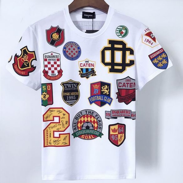 話題沸騰 DSQUARED2 コピー  フットボールワッペン風 グラフィックTシャツ ナンバーロゴ ストリート映え