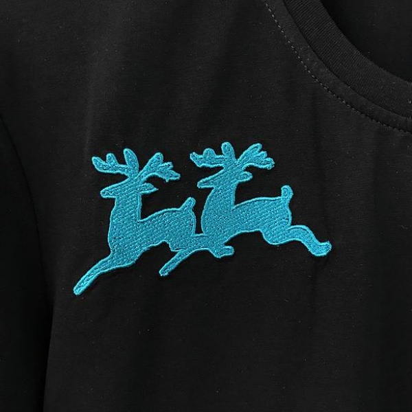 DSQUARED2 コピー  注目度急伸 ディアモチーフ刺繍 半袖Tシャツ メープルアクセント すっきり映えるデザイン