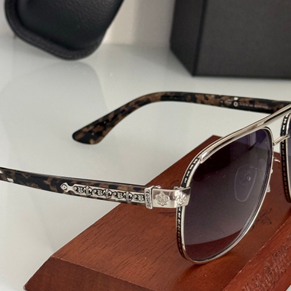 CHROME HEARTS コピー 精巧な仕上がり ティアドロップサングラス 彫刻テンプル レトロモード 大人の着映えモデル