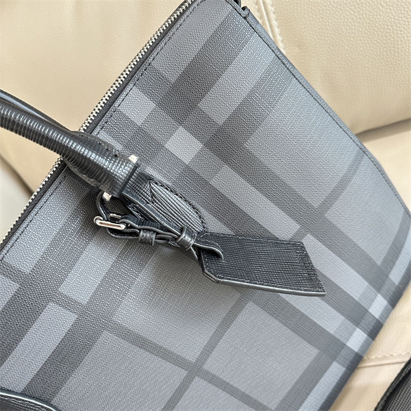 2WAY★ BURBERRYバーバリー ビジネスバッグコピー ノートPCがすっきり収納多機能ポケット＆ペンホルダー付き