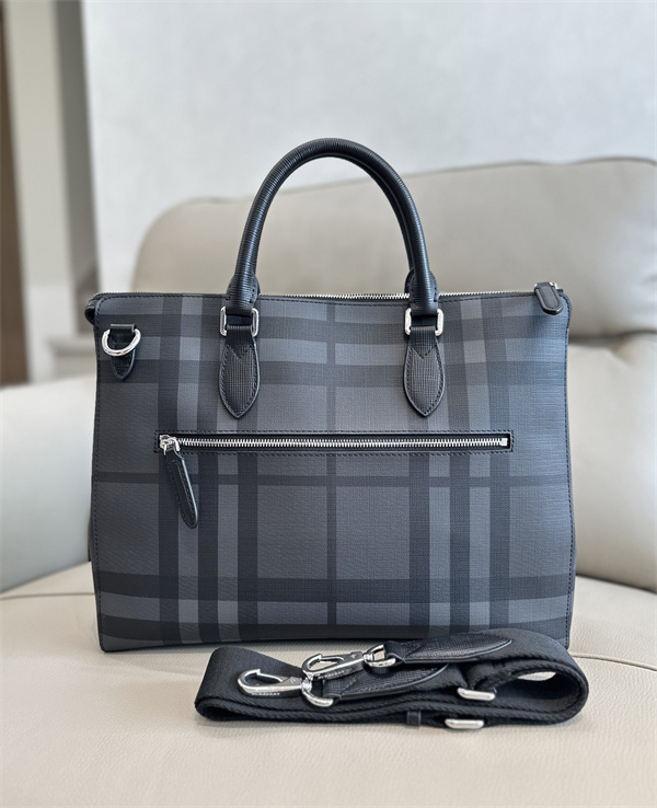 2WAY★ BURBERRYバーバリー ビジネスバッグコピー ノートPCがすっきり収納多機能ポケット＆ペンホルダー付き