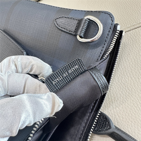 手持ち＆肩掛け★ BURBERRYバーバリー ブリーフケースコピー オフィスから外出まで活躍2026新作