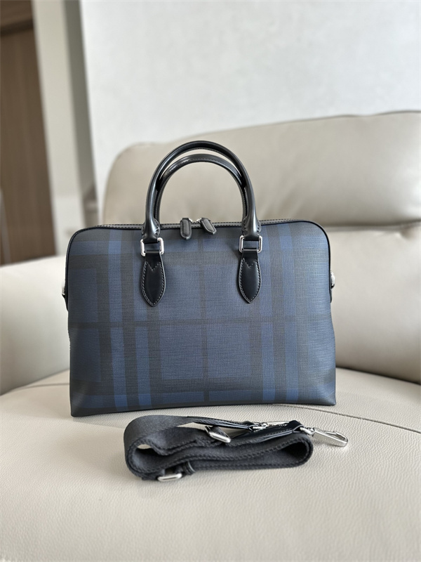 3色大容量でポケット充実★ BURBERRYバーバリービジネスバッグコピー ペンホルダー完備の2WAYブリーフケース