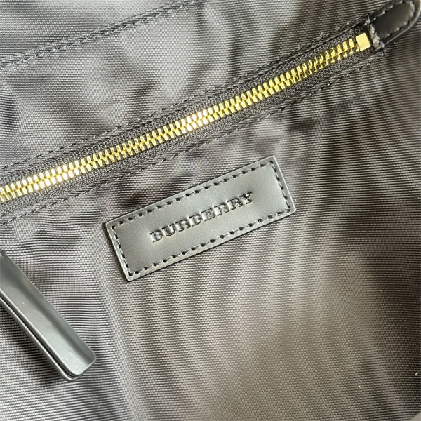 大人気 BURBERRY  Londonバーバリーリュックコピーオフィスから外出先まで大容量でポケット