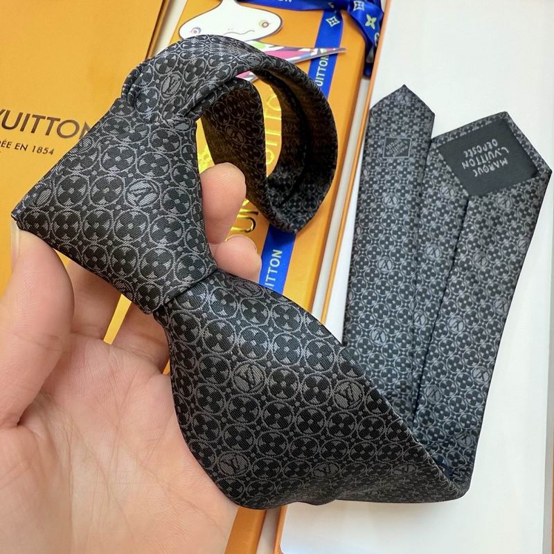 着け心地★ ルイヴィトンネクタイコピー★高級感ある質感が好評誕生日や昇進祝いに Louis Vuitton 新作