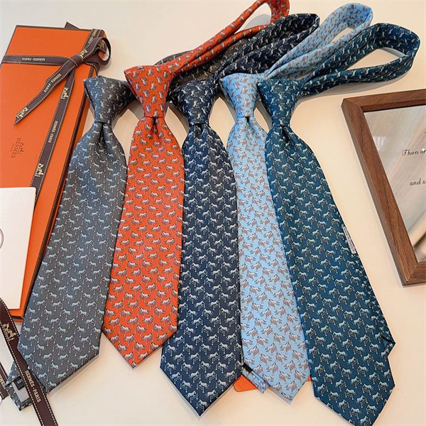 2026年注目 エルメス ネクタイ コピー Hermès 細身シルエットが魅力のスリムタイモード