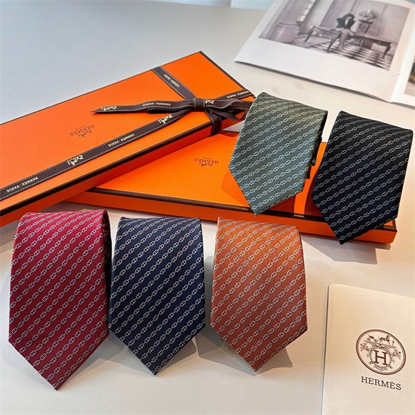 【2026人気】エルメス ネクタイ コピー Hermès 上品スーツスタイルを格上げする大人の一本