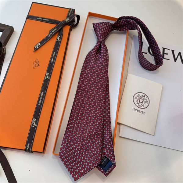 2026年新作コレクション☆☆エルメス ネクタイ コピー Hermès 落ち着いた色合いの無地タイで知的な印象に