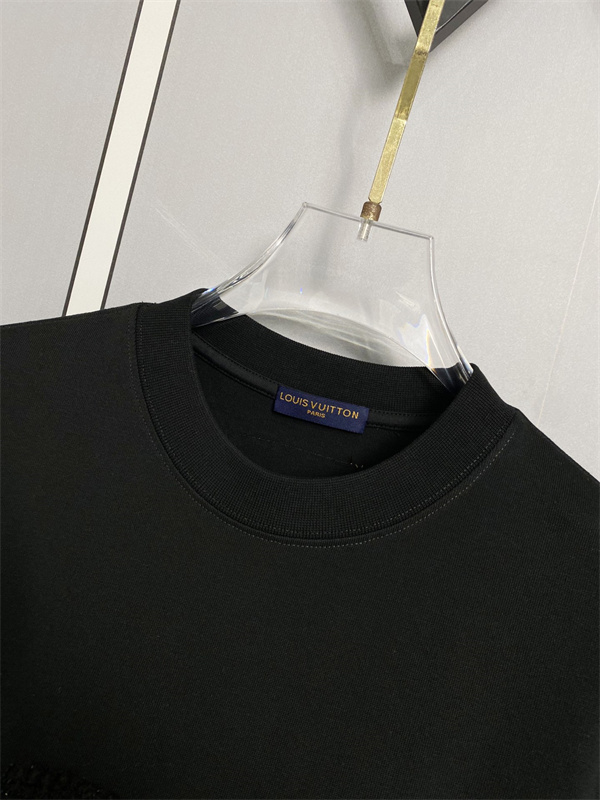 話題度上昇 LOUIS VUITTON コピー メンズ ロングスリーブTシャツ ダメージLVグラフィック バックロゴ映え