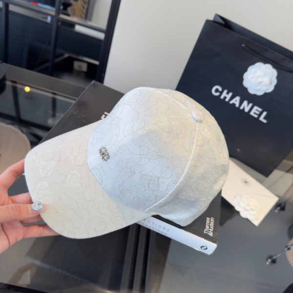 CHANEL コピー 激安 注目度急伸 フラワー刺繍 スパンコール ベースボールキャップ ラインストーン 上品見え レディース帽子