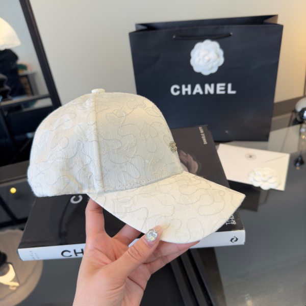 CHANEL コピー 激安 注目度急伸 フラワー刺繍 スパンコール ベースボールキャップ ラインストーン 上品見え レディース帽子