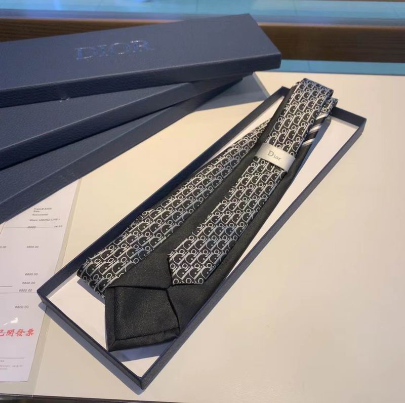 シンプルで上品☆☆2026年最新ディオールネクタイ コピーDIOR 激安新作ビジネスシーンに最適