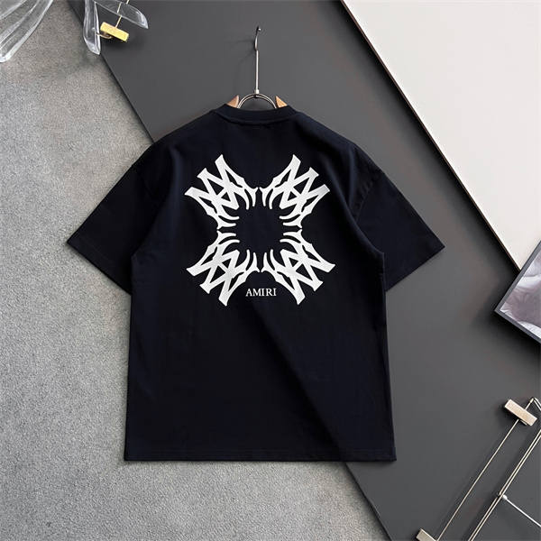 AMIRI アミリ コピー メンズ カットソー フロントミニマーク 背面インパクト柄 個性派モデル
